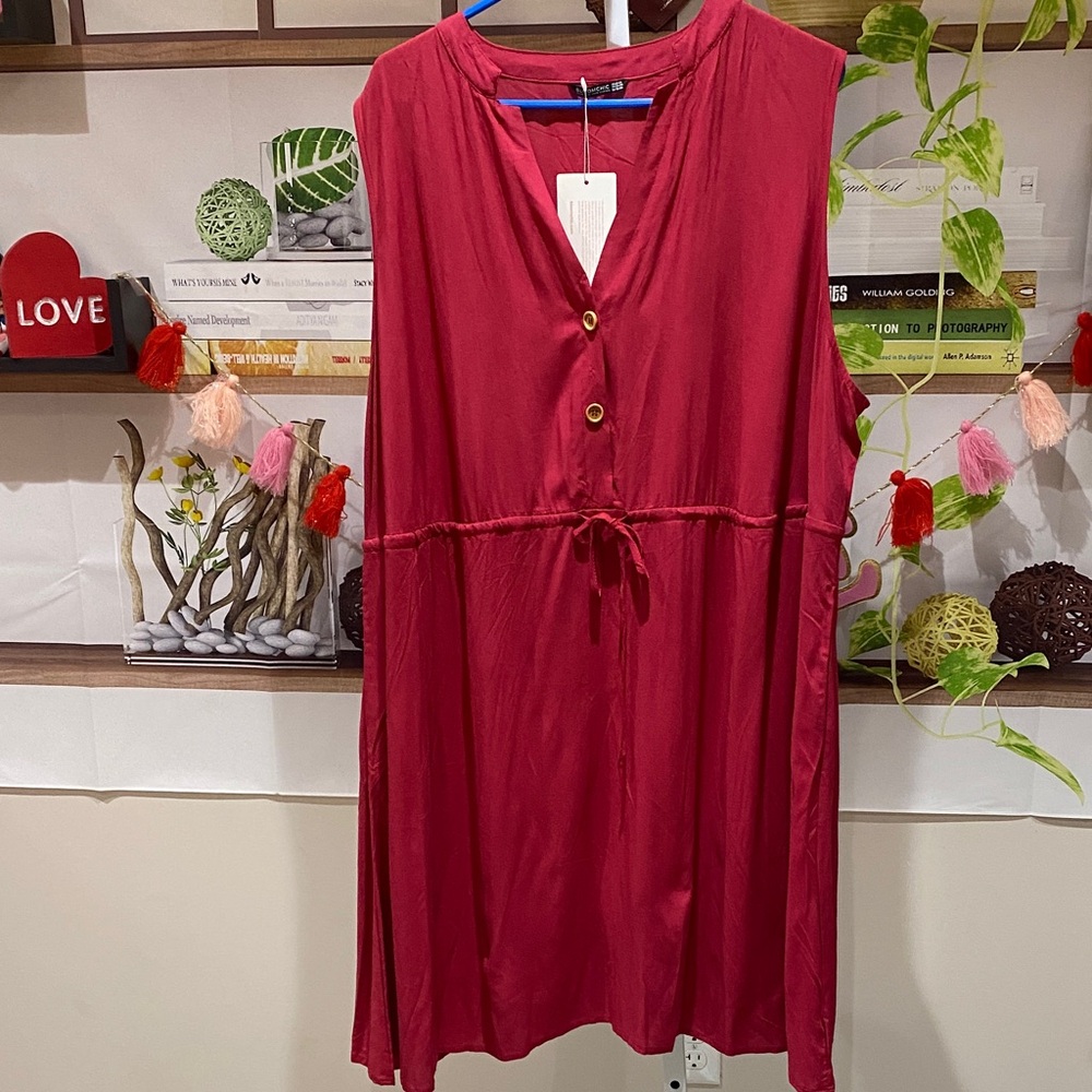 BloomChic Red Sleeveless Dress size 22/24. Runs small. Ptp is26.